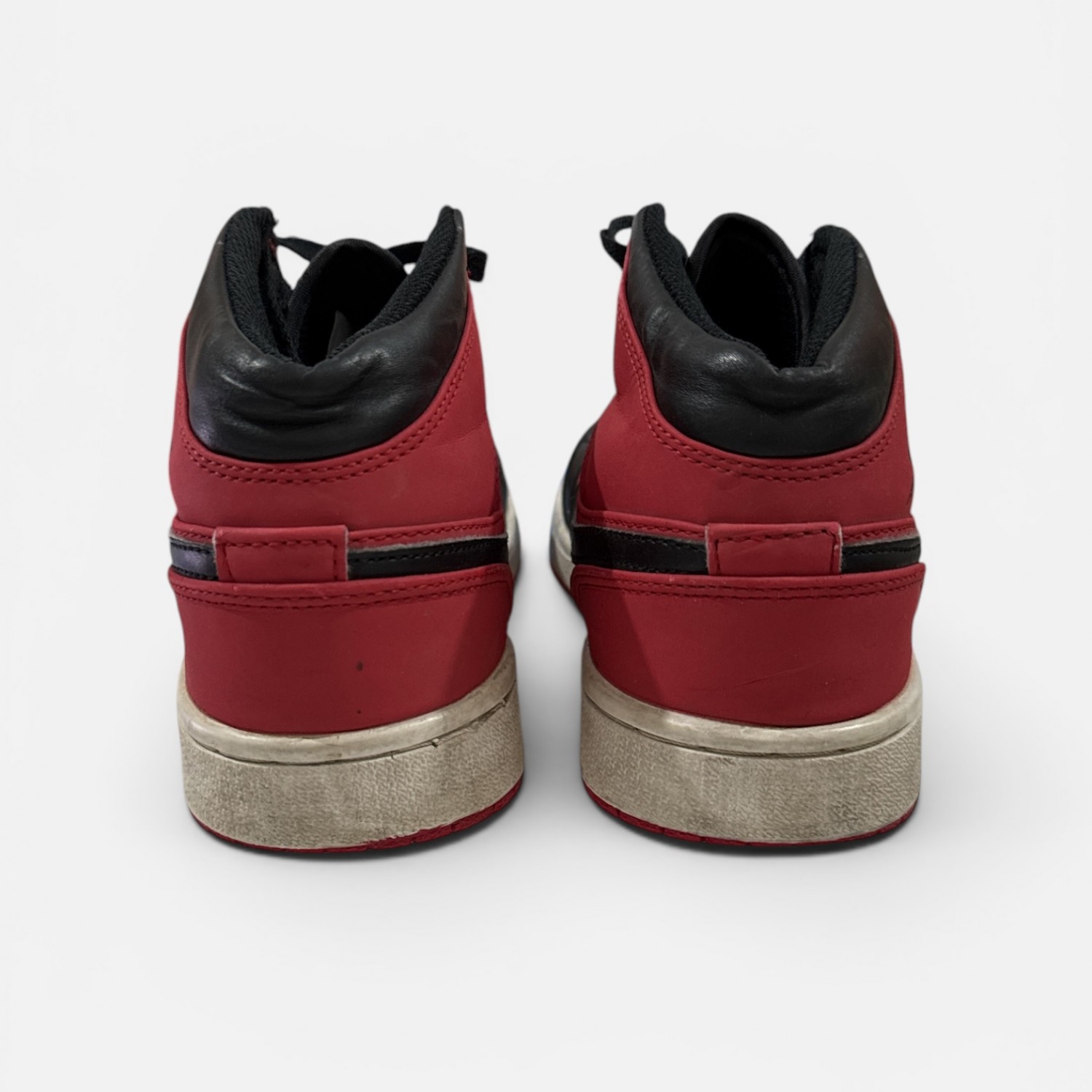 Air Jordan 1 High “Bred”